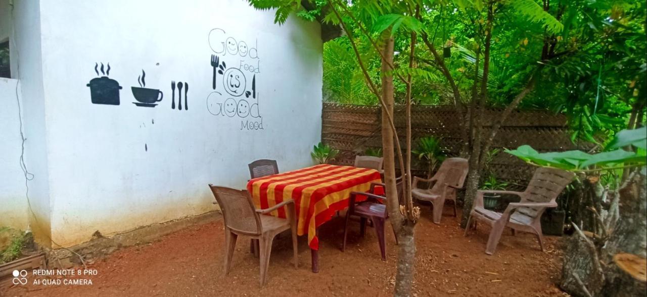 Sigiri Picaso Home Stay Sigiriya Exteriör bild